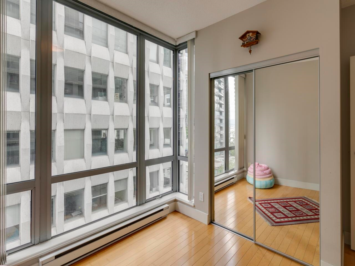 Laundry Room Photo of 601 1228 W Hastings Street, Vancouver, BC