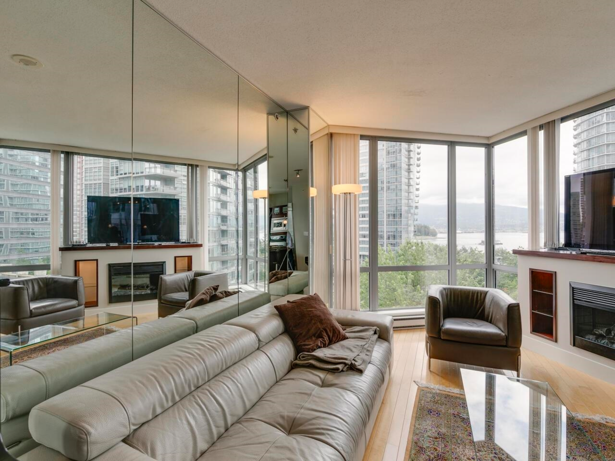 Living Room Photo of 601 1228 W Hastings Street, Vancouver, BC