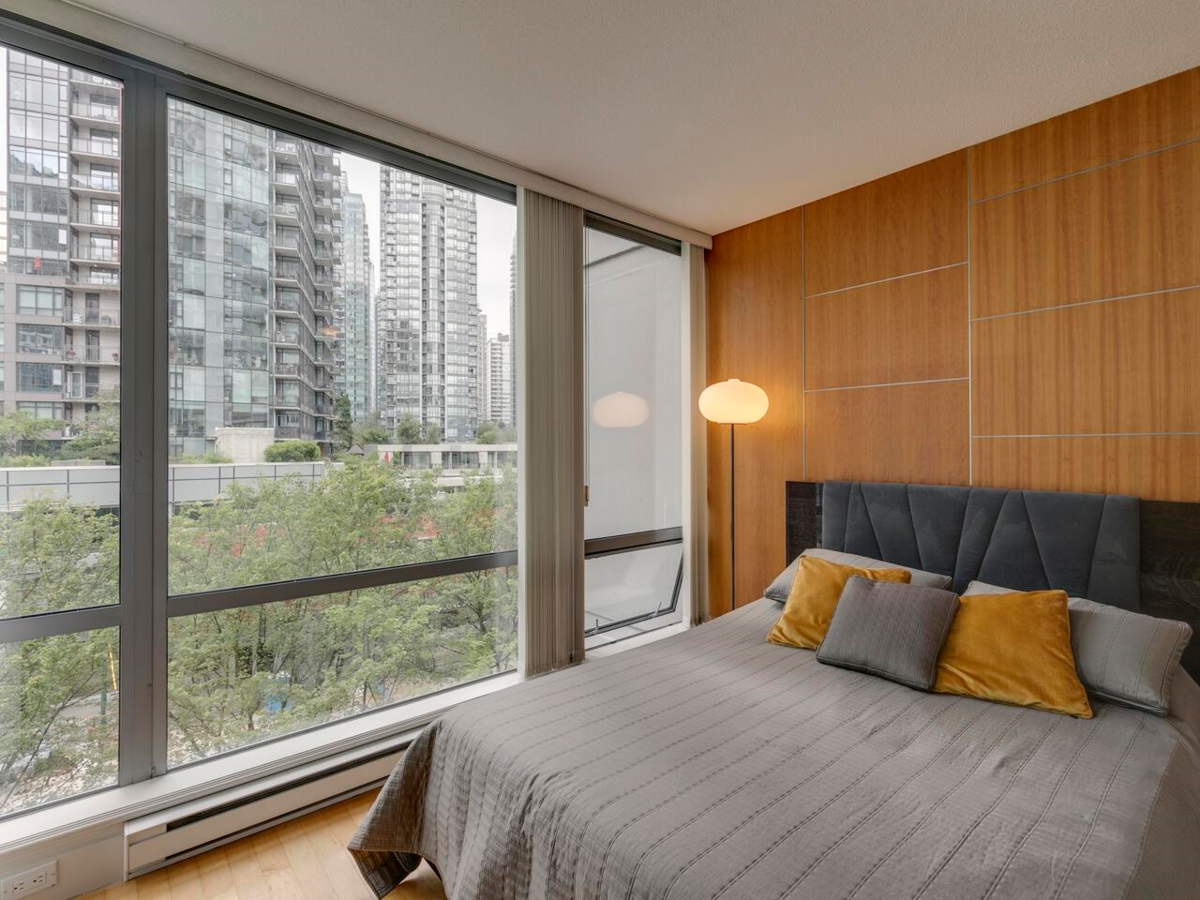 Powder Room Photo of 601 1228 W Hastings Street, Vancouver, BC