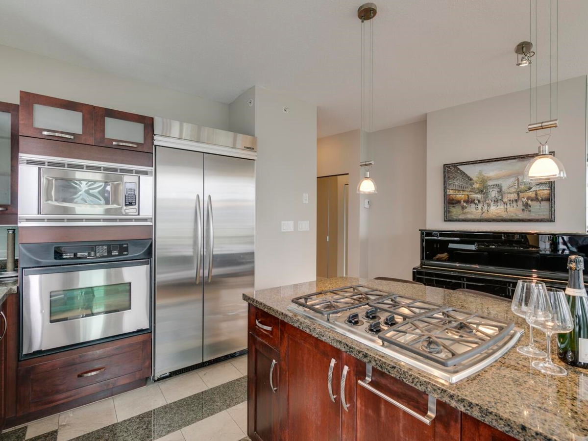 Primary Bathroom Photo of 601 1228 W Hastings Street, Vancouver, BC