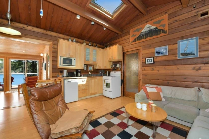 Breakfast Nook Photo of 177 Mariners Way, Mayne Island, BC