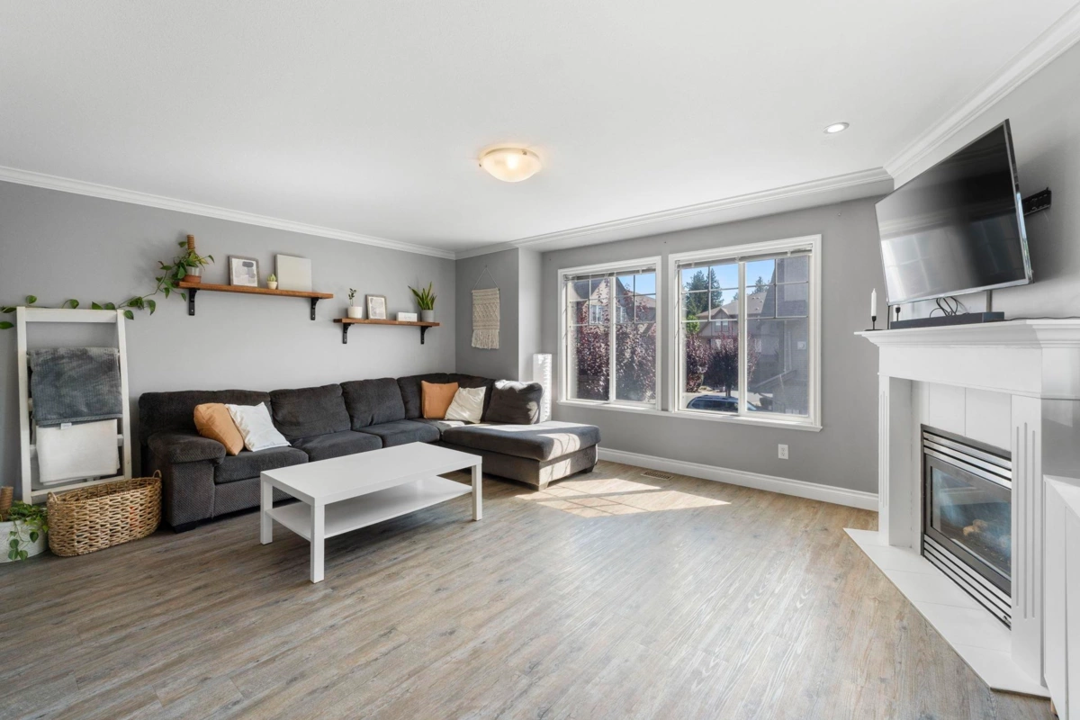 Living Room Photo of 5 46321 Cessna Drive, Chilliwack, BC