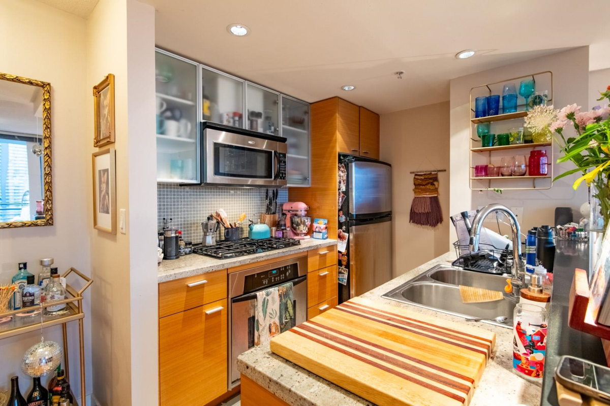 Pantry Photo of 1901 33 Smithe Street, Vancouver, BC