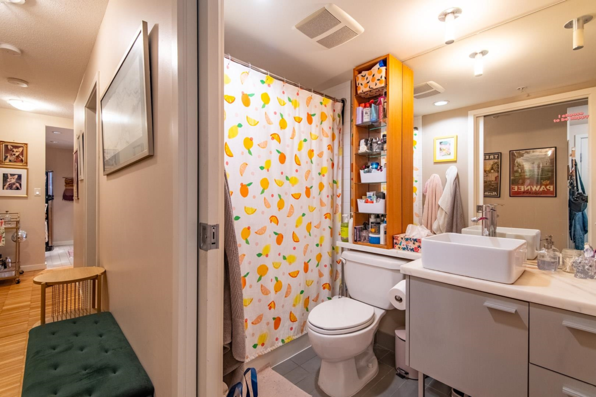 Primary Bathroom Photo of 1901 33 Smithe Street, Vancouver, BC