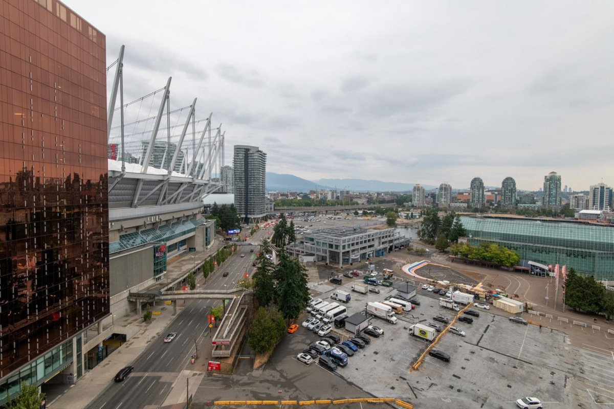 Staircase Photo of 1901 33 Smithe Street, Vancouver, BC