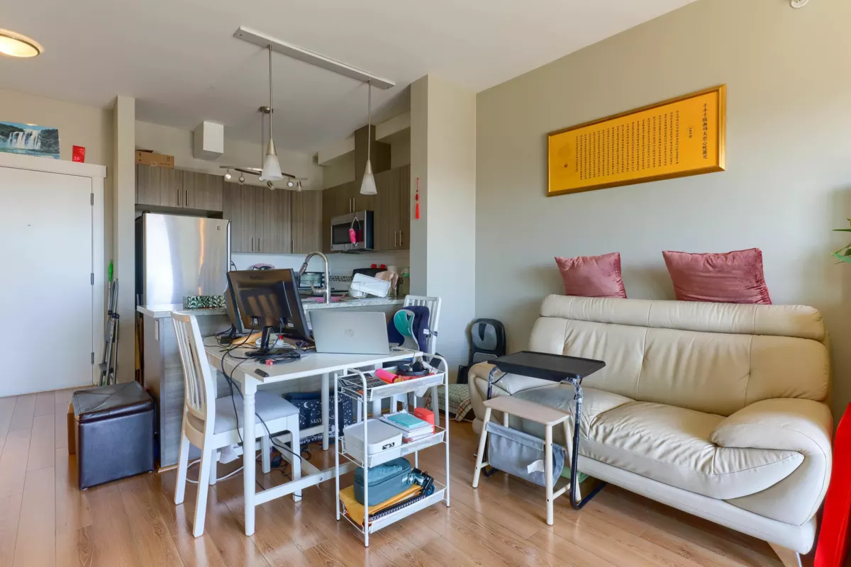 Kitchen Photo of PH1 7738 Edmonds Street, Burnaby, BC