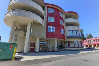 PH1 7738 Edmonds Street, Burnaby, BC