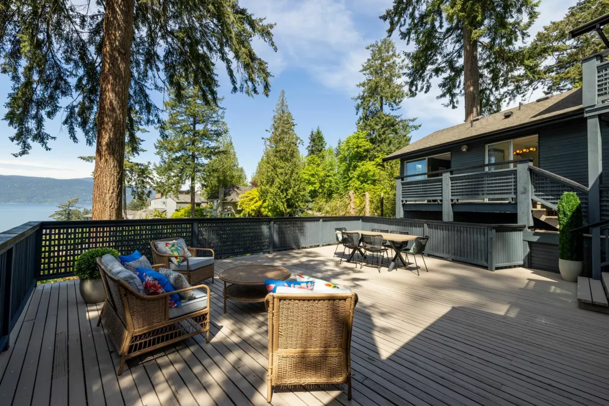 Dining Area Photo of 5502 Parthenon Place, West Vancouver, BC
