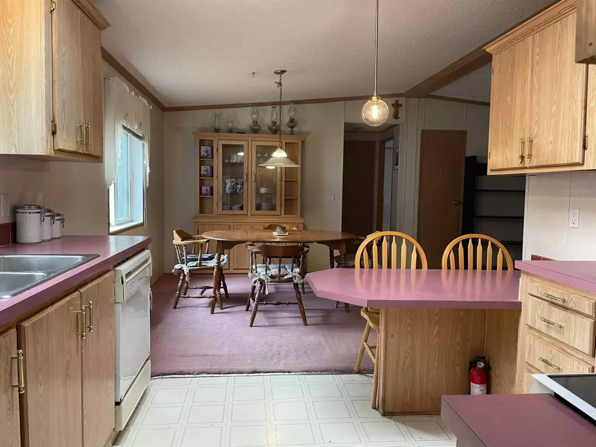 Breakfast Nook Photo of 48835 Highline Road, Boston Bar, BC