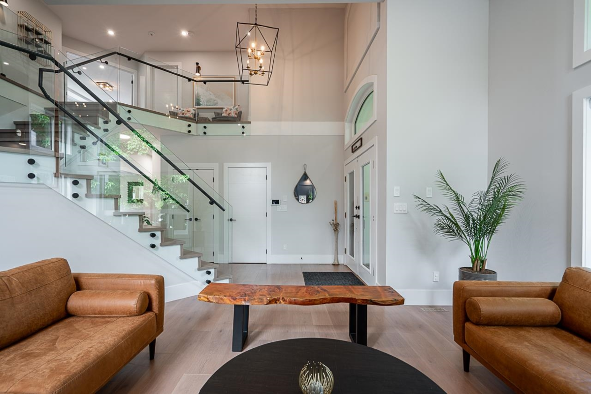 Kitchen Island Photo of 10411 170a Street, Surrey, BC