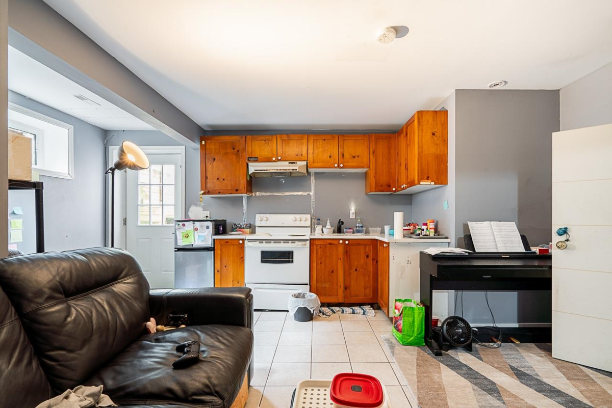 Swimming Pool Photo of 10411 170a Street, Surrey, BC