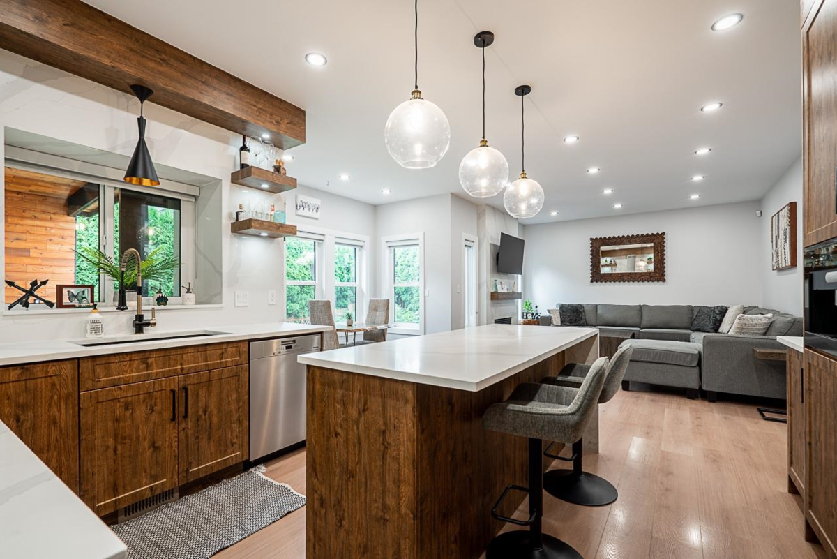 Walk-In Closet Photo of 10411 170a Street, Surrey, BC