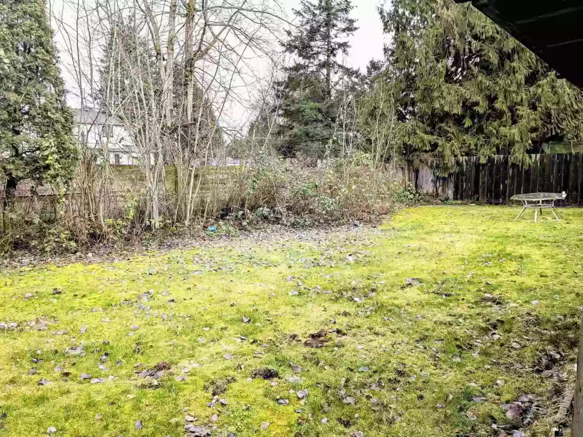 Hallway Photo of 11812 85a Avenue, Delta, BC