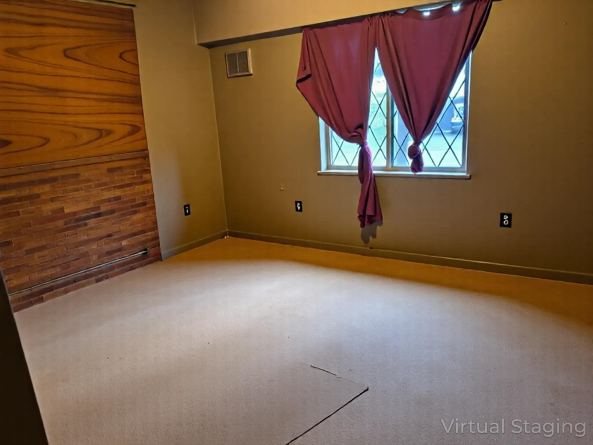 Walk-In Closet Photo of 11812 85a Avenue, Delta, BC