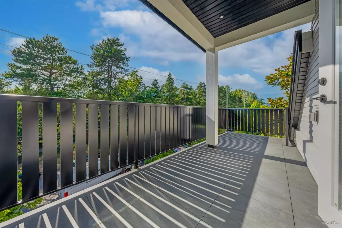 Living Room Photo of 1 7180 Ontario Street, Vancouver, BC