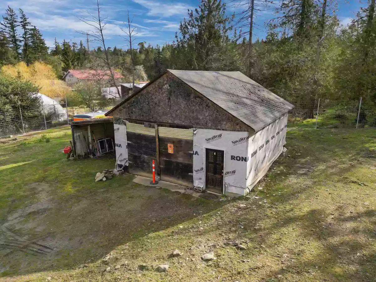 Kitchen Photo of 510 Whalen Road, Mayne Island, BC