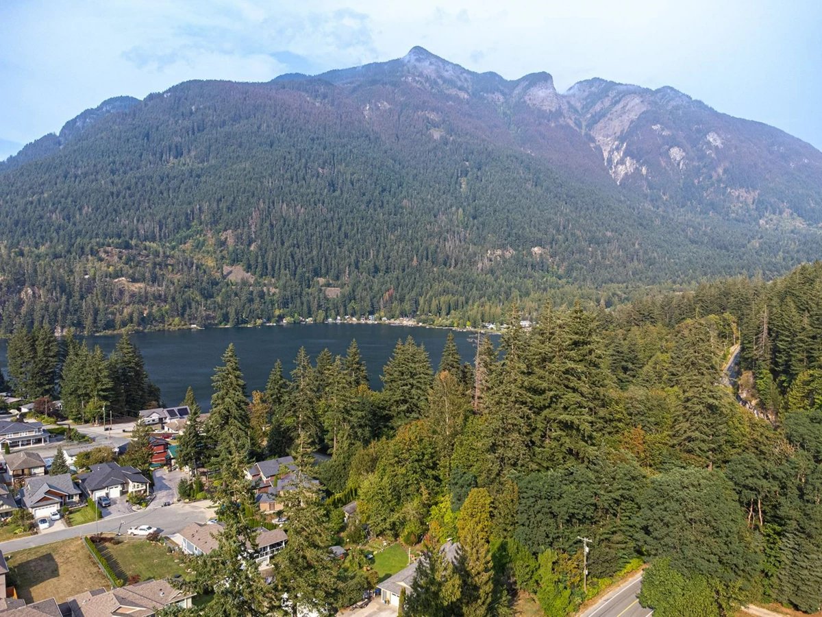 Garage Interior Photo of 2 66026 Kawkawa Lake Road, Hope, BC