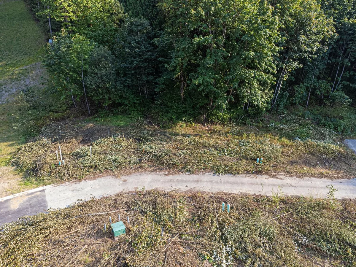 Kitchen Photo of 2 66026 Kawkawa Lake Road, Hope, BC
