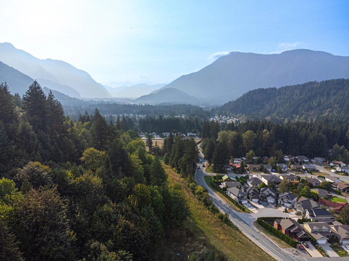 Loft / Bonus Room Photo of 2 66026 Kawkawa Lake Road, Hope, BC