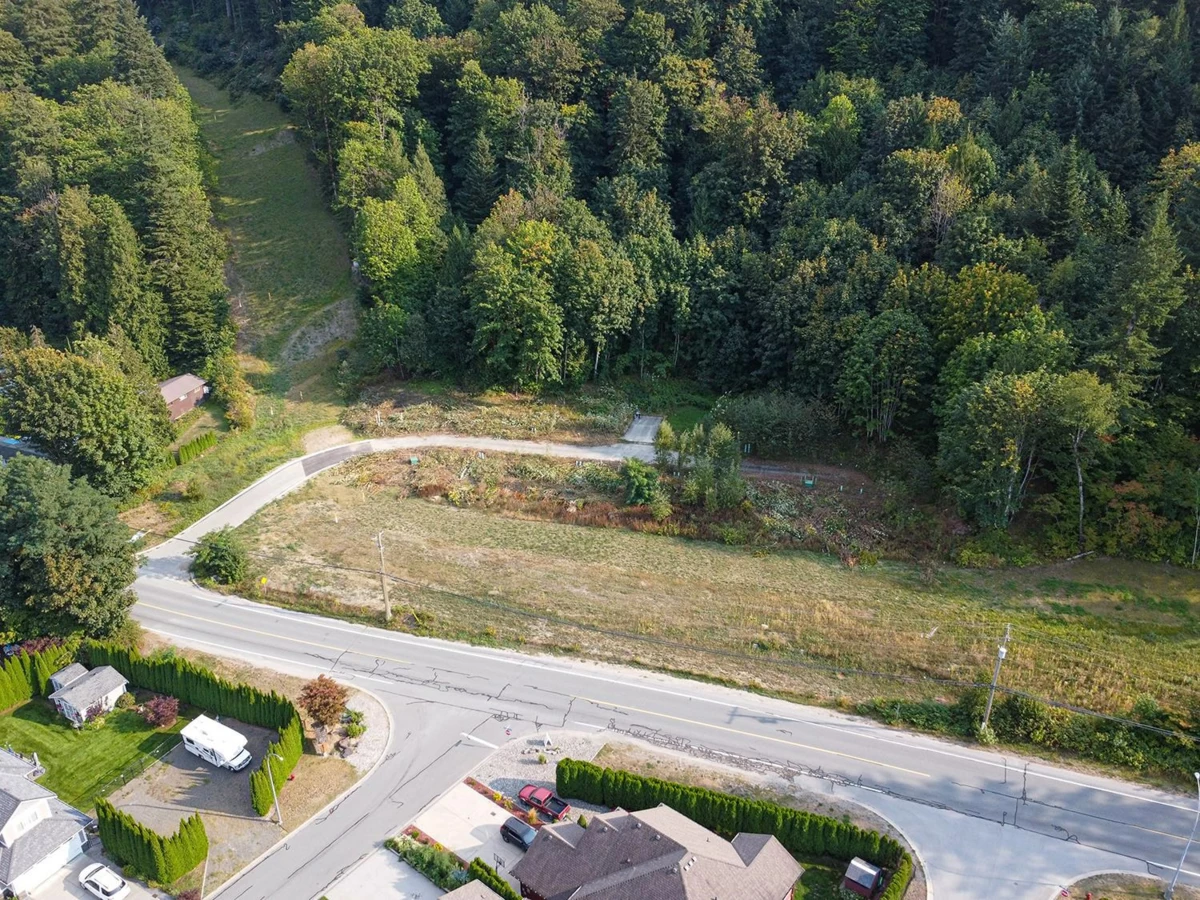 Primary Bedroom Photo of 2 66026 Kawkawa Lake Road, Hope, BC