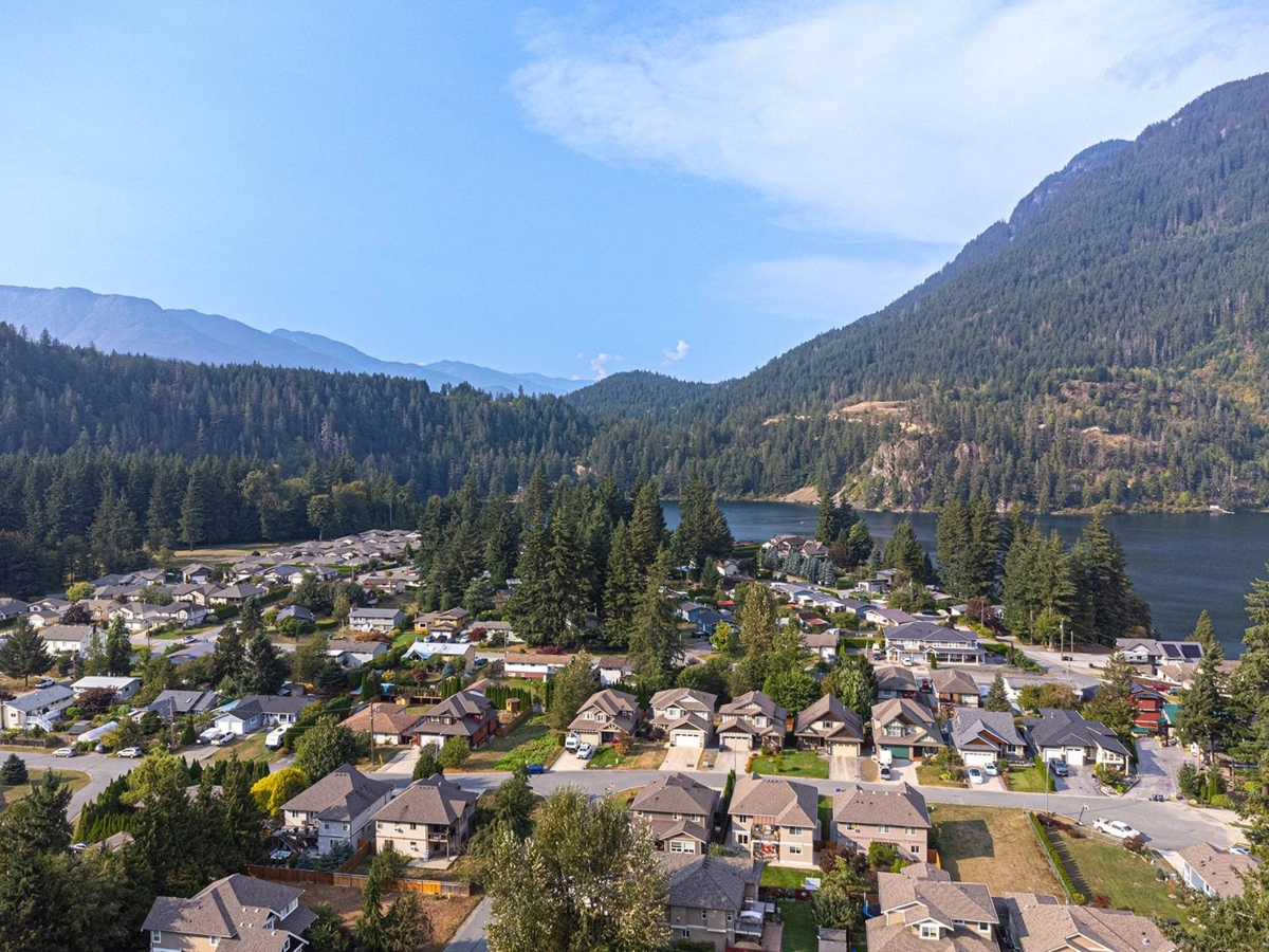 Staircase Photo of 2 66026 Kawkawa Lake Road, Hope, BC