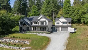 27107 River Road, Maple Ridge, BC