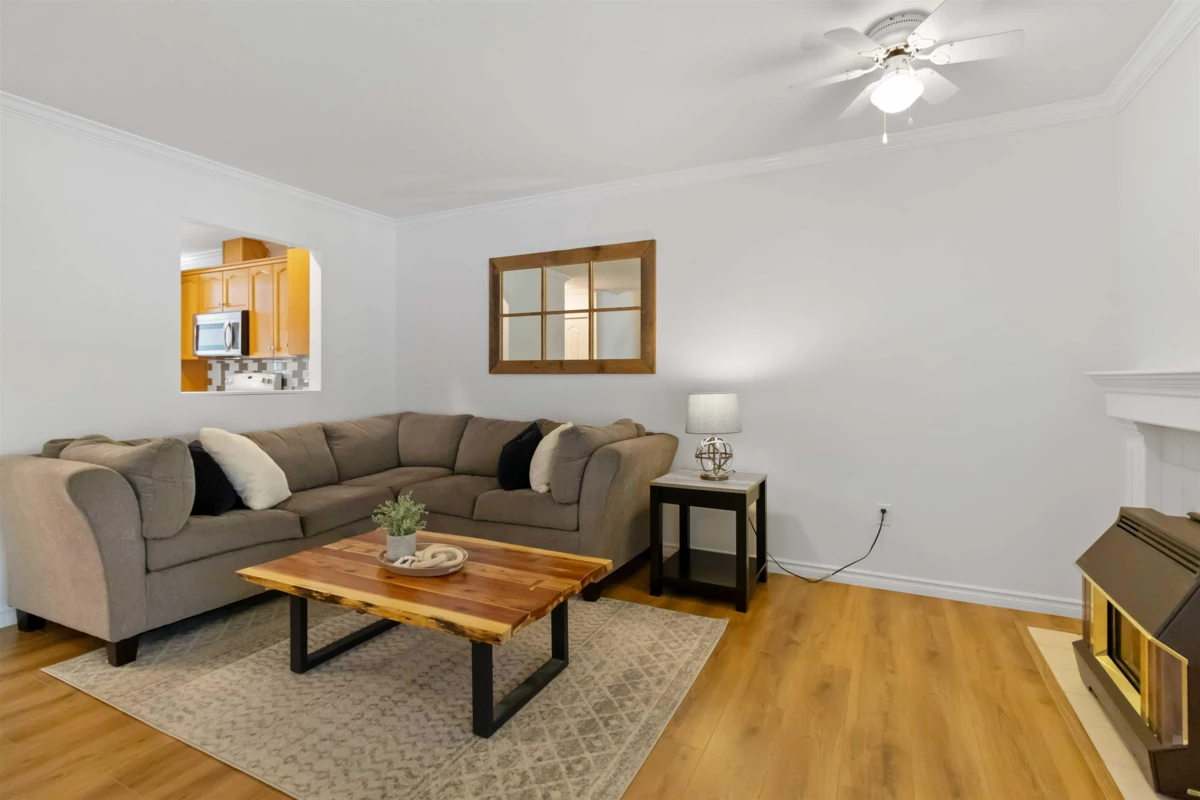 Living Room Photo of 73 45175 Wells Road, Chilliwack, BC
