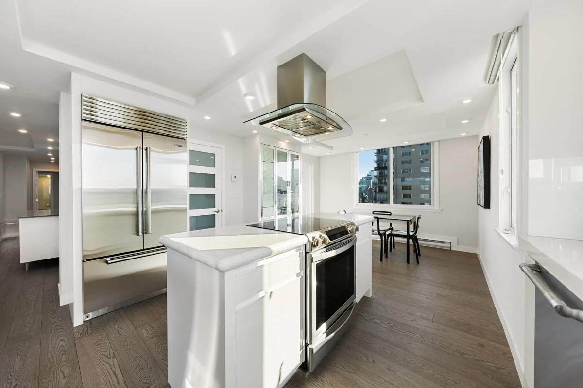 Guest Bathroom Photo of 1001 845 Chilco Street, Vancouver, BC