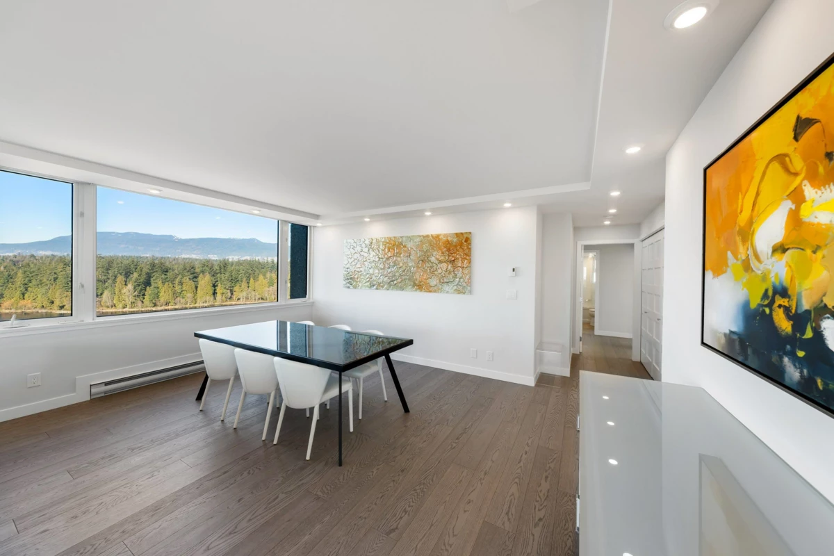 Primary Bathroom Photo of 1001 845 Chilco Street, Vancouver, BC