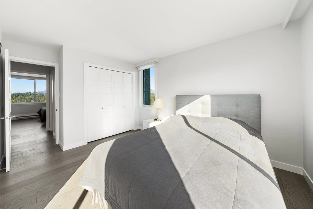 Staircase Photo of 1001 845 Chilco Street, Vancouver, BC