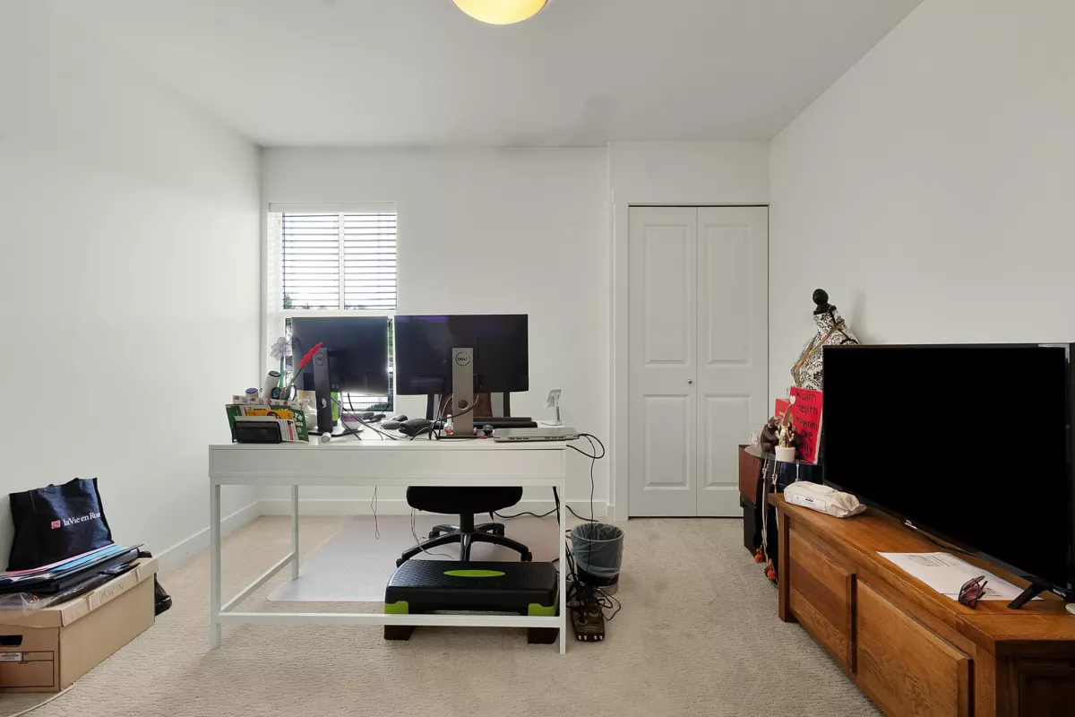 Hallway Photo of 27155 35b Avenue, Langley, BC