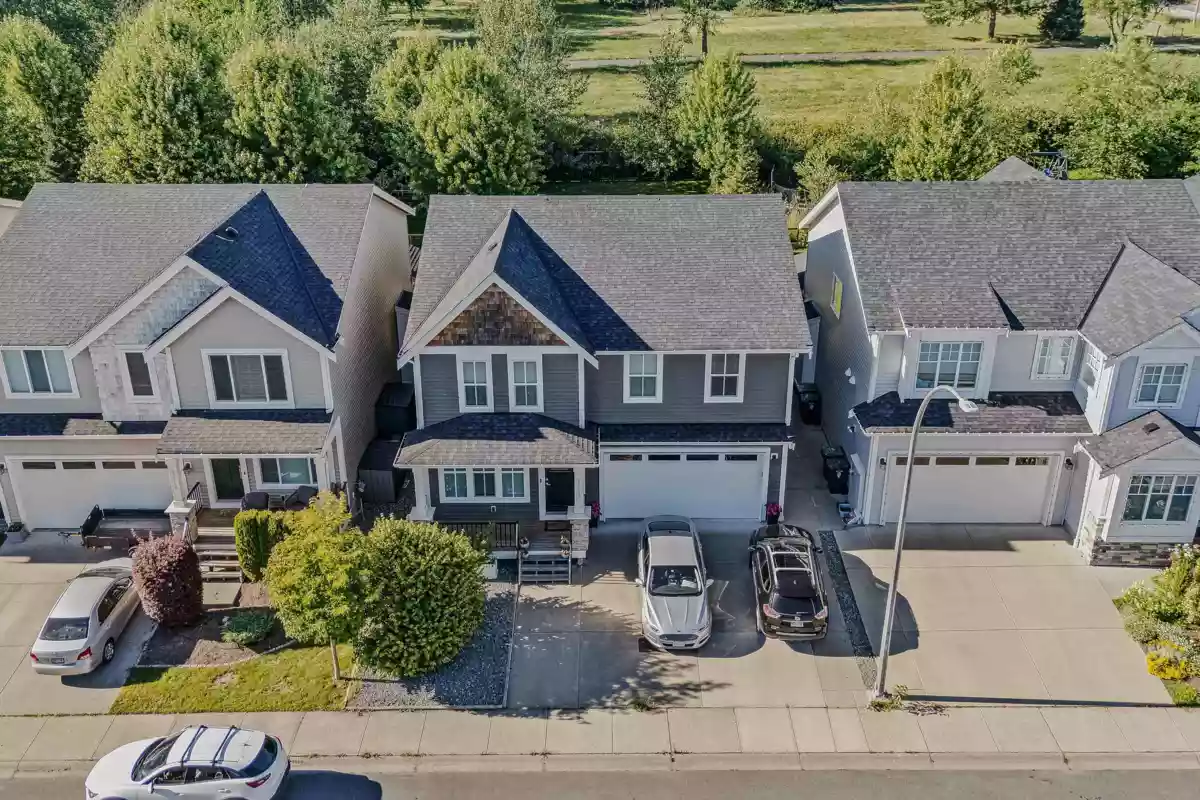 Outdoor Kitchen Photo of 27155 35b Avenue, Langley, BC