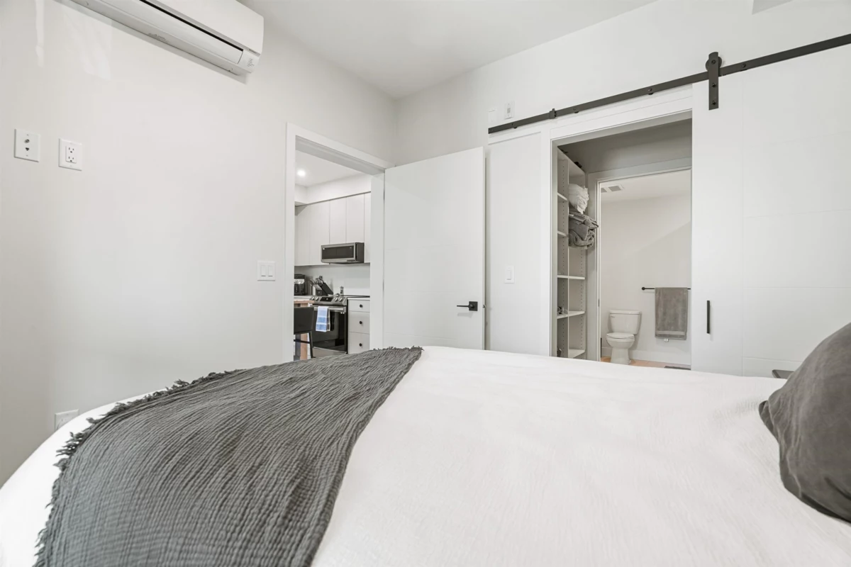 Entry Foyer Photo of 102 45511 Campus Drive, Chilliwack, BC