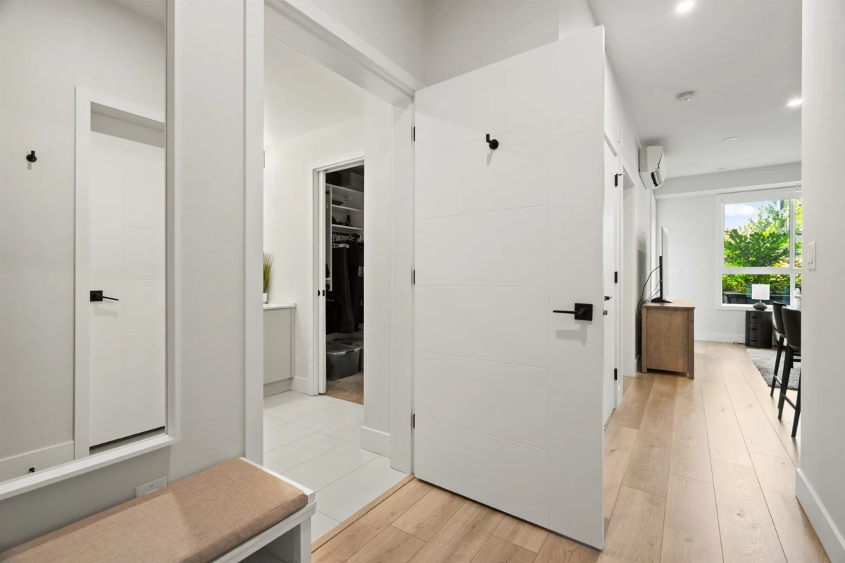 Kitchen Island Photo of 102 45511 Campus Drive, Chilliwack, BC