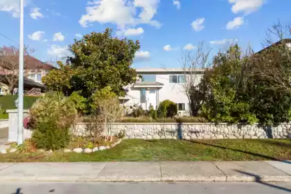 6771 Winch Street, Burnaby, BC, Burnaby — Single Family Residence for sale