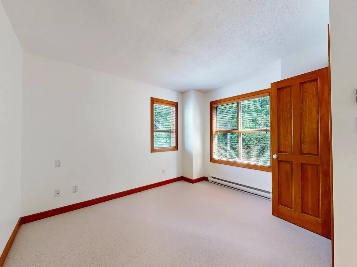 Kitchen Island Photo of 5 4661 Blackcomb Way, Whistler, BC