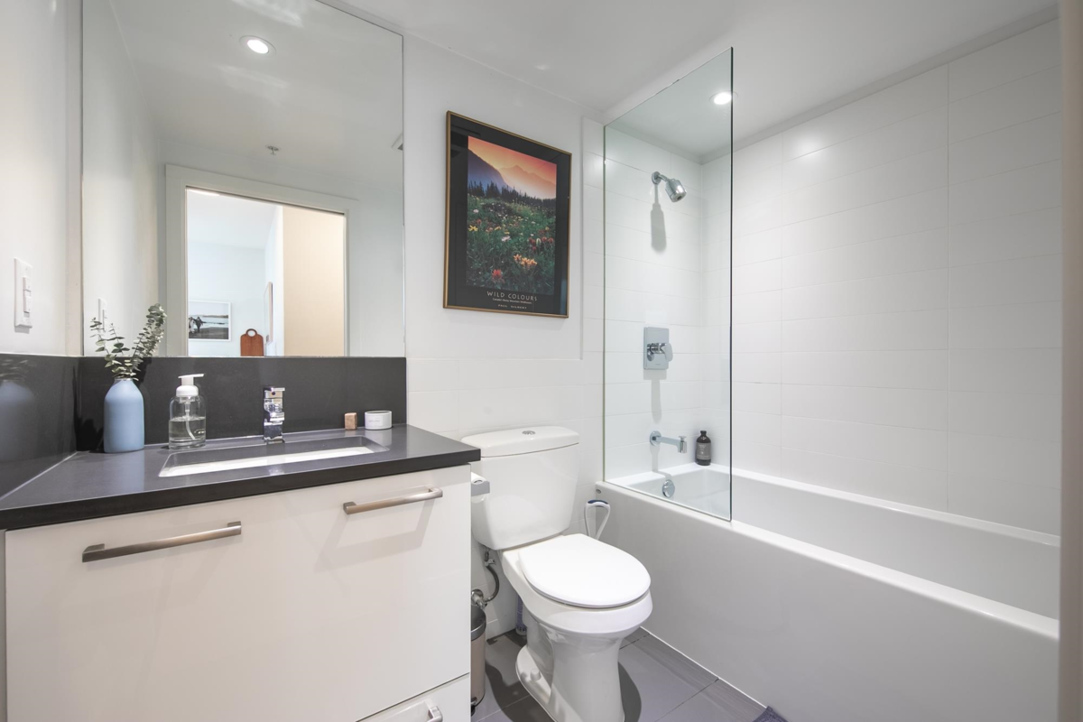 Basement Recreation Room Photo of 302 933 E Hastings Street, Vancouver, BC