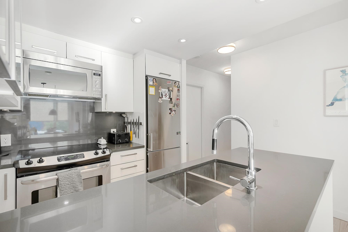 Bedroom 2 Photo of 302 933 E Hastings Street, Vancouver, BC