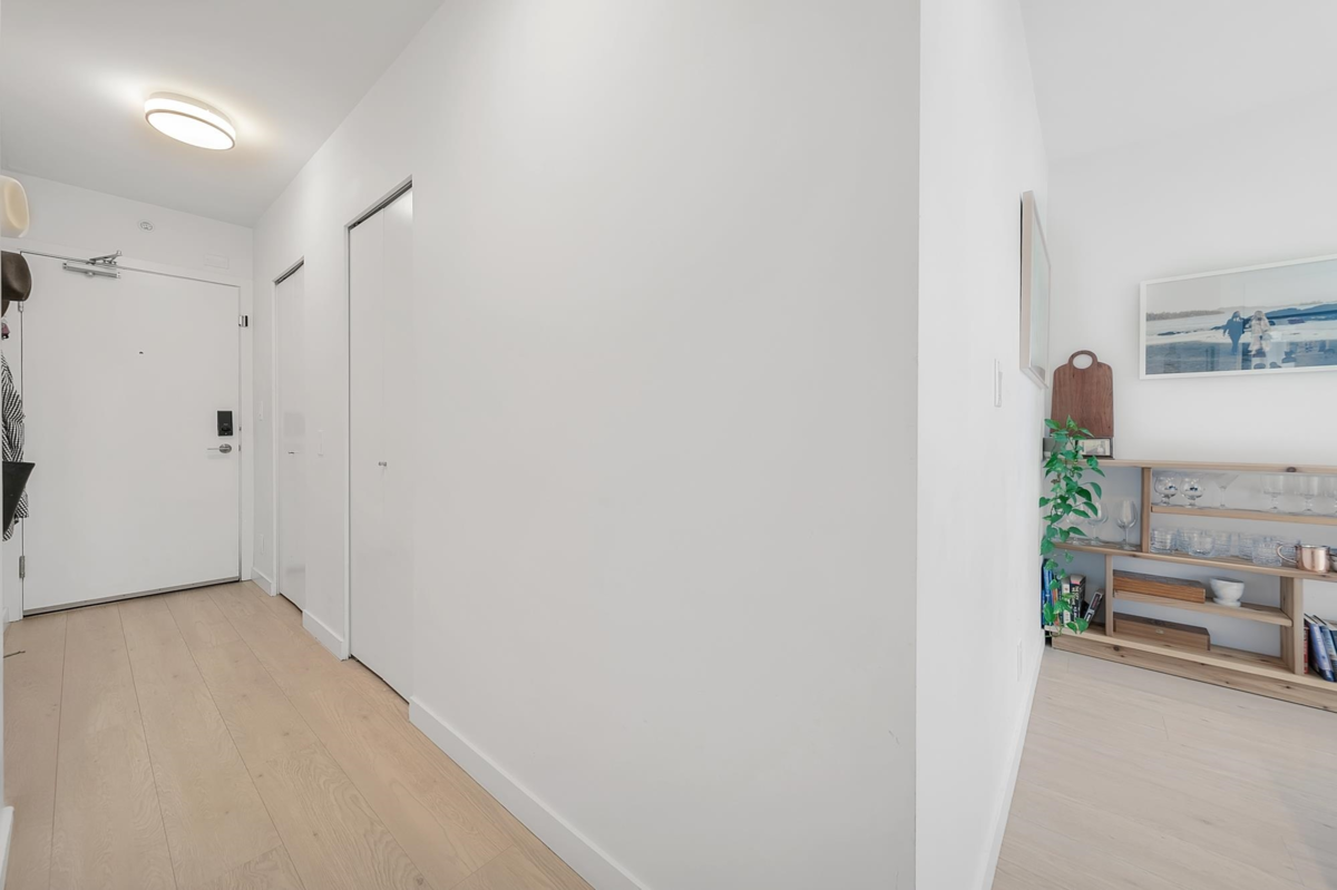 Laundry Room Photo of 302 933 E Hastings Street, Vancouver, BC