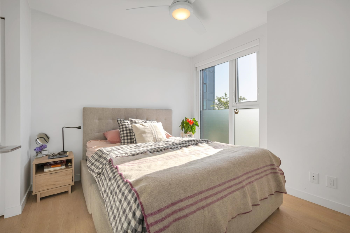 Powder Room Photo of 302 933 E Hastings Street, Vancouver, BC