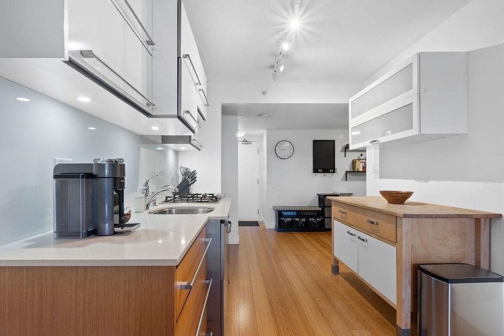 Basement Recreation Room Photo of 406 718 Main Street, Vancouver, BC