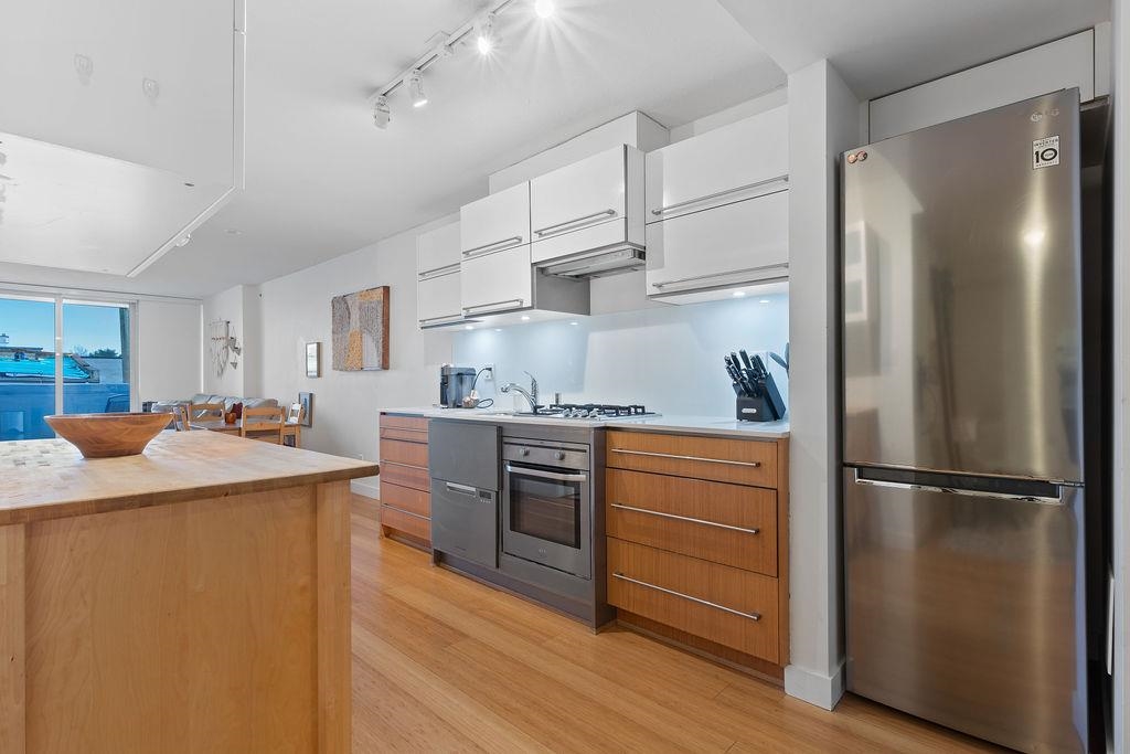 Hallway Photo of 406 718 Main Street, Vancouver, BC