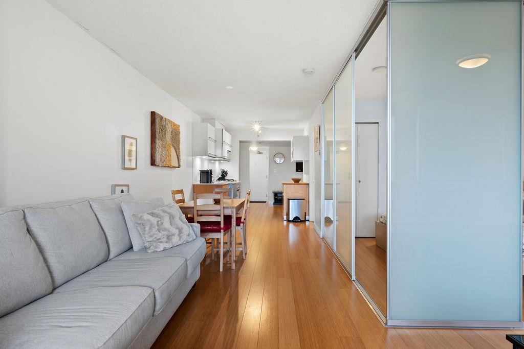 Kitchen Island Photo of 406 718 Main Street, Vancouver, BC