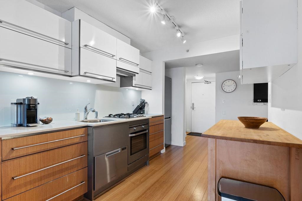 Laundry Room Photo of 406 718 Main Street, Vancouver, BC