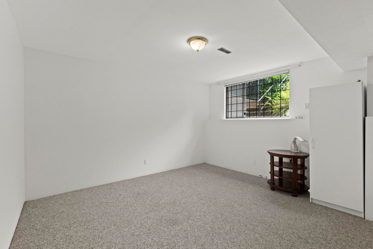 Hallway Photo of 2319 Marine Drive, West Vancouver, BC