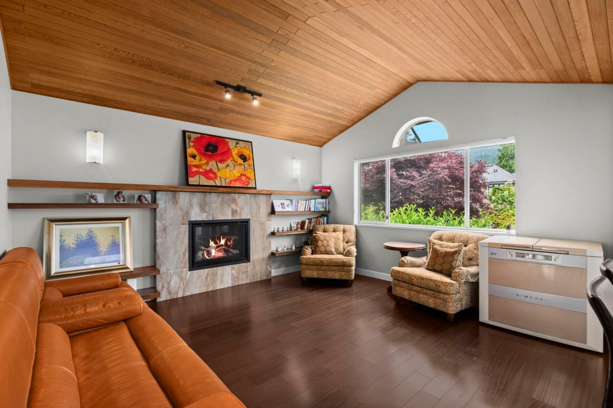 Pantry Photo of 2319 Marine Drive, West Vancouver, BC