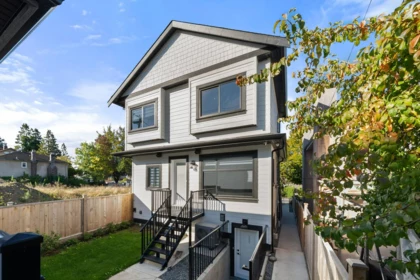 4318 Nanaimo Street, Vancouver, BC, Collingwood VE — 4 bed half duplex for sale