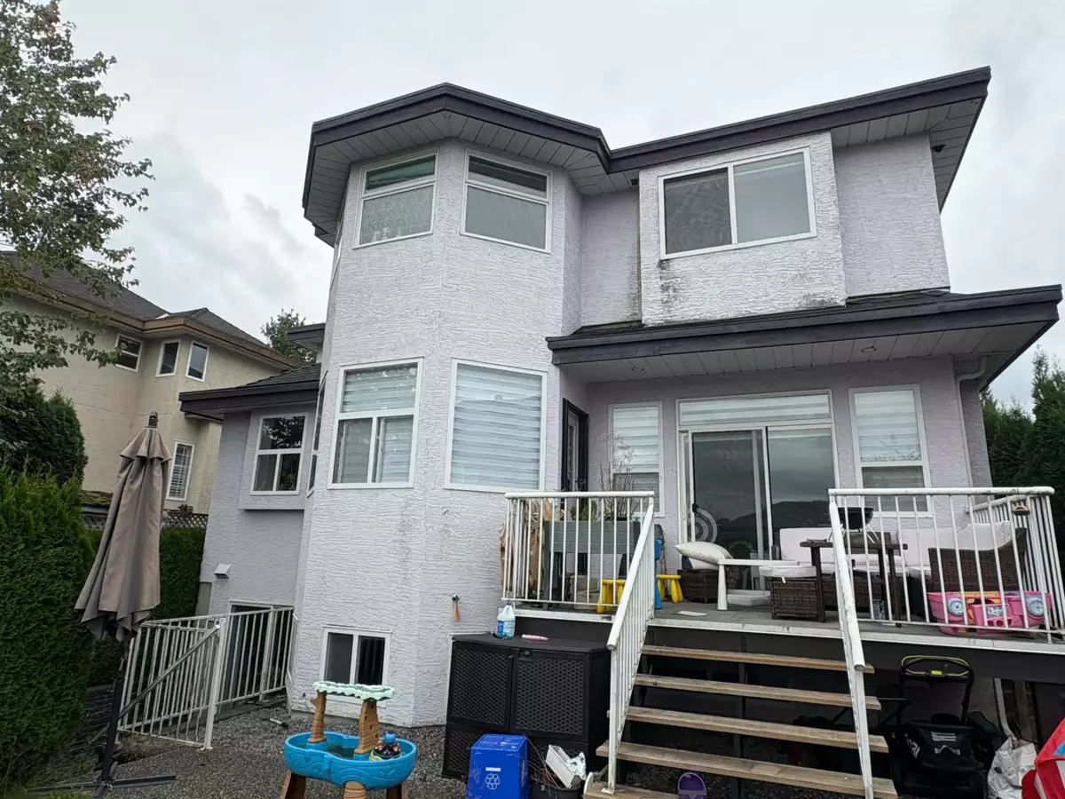 Staircase Photo of 10476 169a Street, Surrey, BC