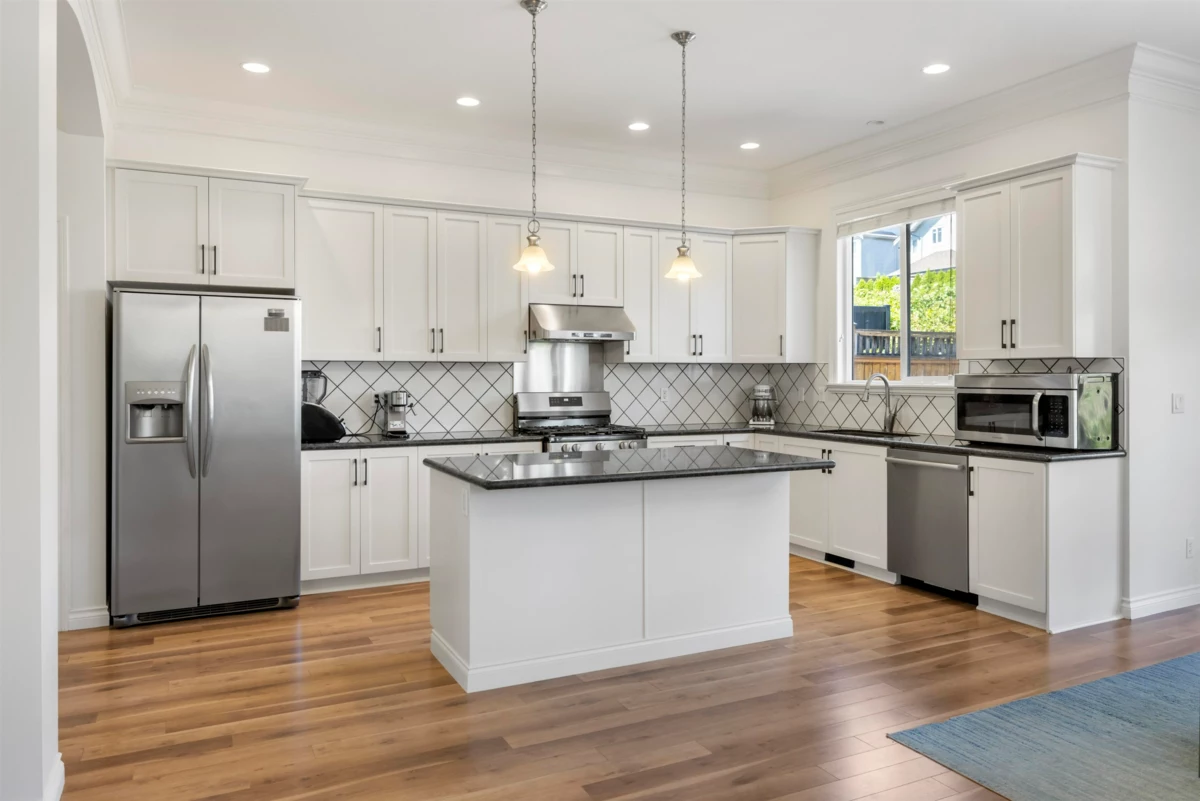 Guest Bathroom Photo of 19629 68a Avenue, Langley, BC