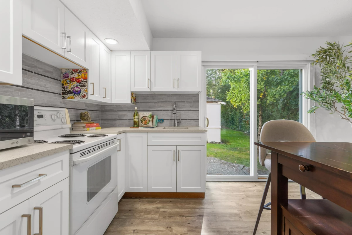 Garage Interior Photo of 20334 38a Avenue, Langley, BC